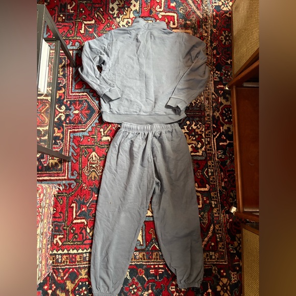 • Little Puffy Set • - Picture 2 of 4